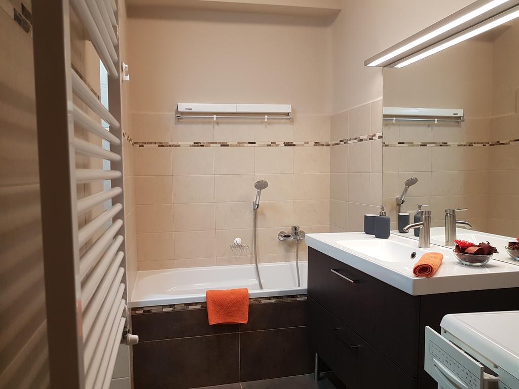 Mgtels Apartman - With Private Parking 부다페스트 외부 사진