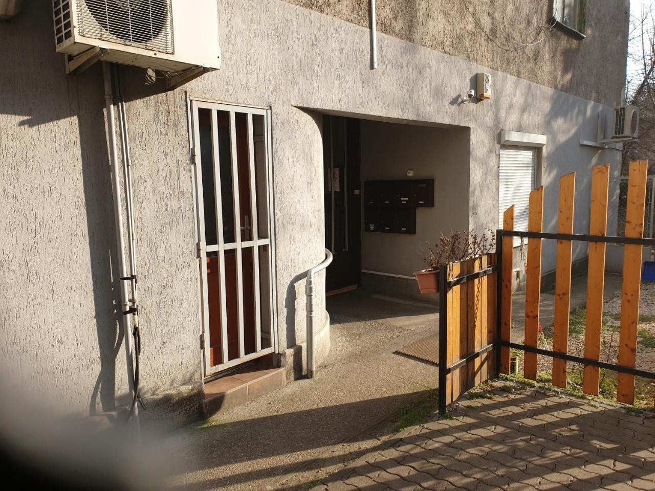 Mgtels Apartman - With Private Parking 부다페스트 외부 사진
